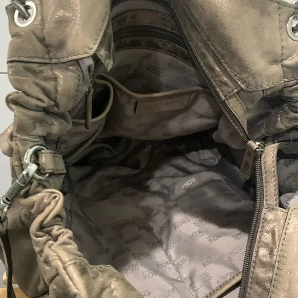 Michael Kors, champagne purse with silver accents - Picture 2 of 10